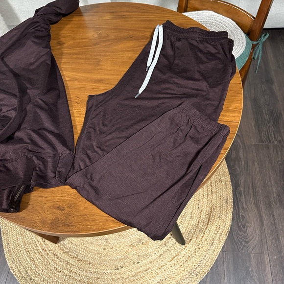 Kirkland Maroon Zip Hoodie and Matching Pants - Picture 5 of 6
